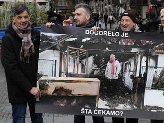 Srbskí novinári protestovali proti neslobode médií v krajine