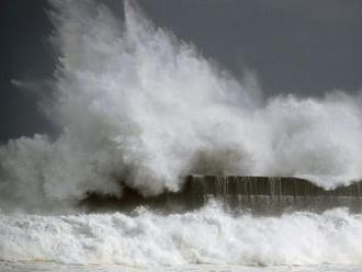 Tajfún Phanfone má na Filipínach už 50 obetí