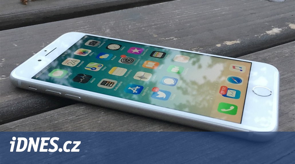 Donutili Apple vyměnit součástku iPhonů. Jinak je nesměl prodávat