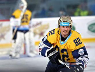 Foto: Žŕdka Bondru z diaľky či nepresná muška Kopeckého. Legendy na Winter Classic bavili svojou zru