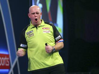 Video: Van Gerwen ťahá sériu triumfov, stal sa víťazom turnaja Masters v šípkach