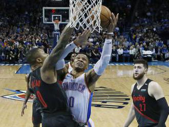 Video: Mr. triple-double Westbrook vytvoril rekord NBA, Harden predĺžil svoju bodovú šnúru