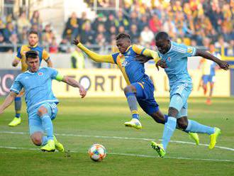 Slovan Bratislava zdolal v šlágri kola Dunajskú Stredu a stal sa víťazom základnej časti Fortuna lig