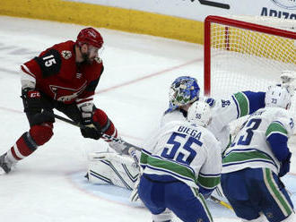 VIDEO: NHL: Pánik pomohol tromi asistenciami k víťazstvu Arizony