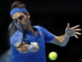 V Dubaji si o titul zahrajú Federer a Tsitsipas