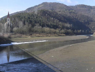 Suché počasie znížilo hladinu vody v nádrži Ružín