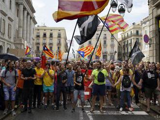 Polícia počas protestov v Barcelone zatkla sedem ľudí