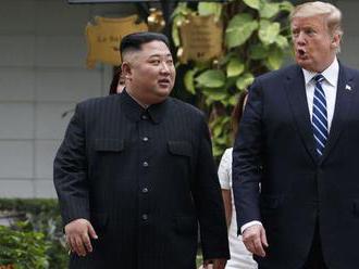 Podajú si Trump a Kim ruky po tretí raz?