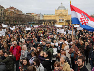 Tisíce Chorvátov v uliciach Záhrebu protestovali proti domácemu násiliu