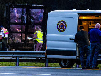 Do davu ľudí v Číne vrazilo auto, hlásia šesť mŕtvych a sedem zranených