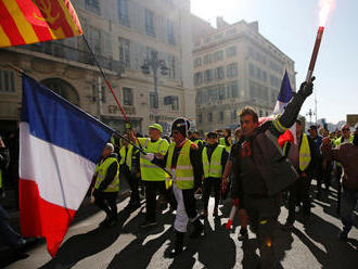 Na protesty žltých viest prišlo viac ľudí všade, okrem Paríža