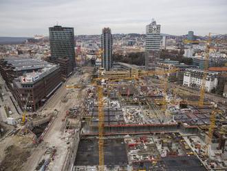 Stanica Nivy už rastie do výšky: FOTO Najväčšia jama v strednej Európe, kanál už je hotový