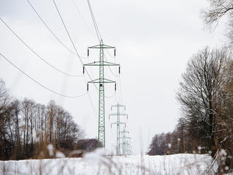 Slovensko zasiahol silný vietor: Tisícky domácností zostali bez elektrickej energie