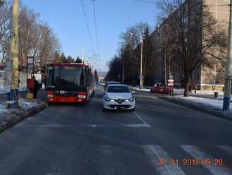 Pomôžte polícii pri pátraní: FOTO Hľadajú svedkov nevyšetrenej nehody z decembra