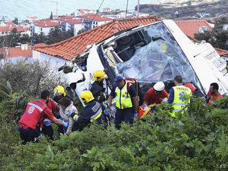 V Portugalsku odstránili autobus, pri nehode ktorého zahynulo 29 ľudí