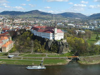 Automobilová výstava na zámku Děčín