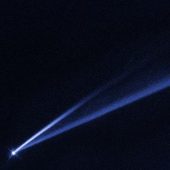 Astronomové spatřili vzácný rozpadající se asteroid