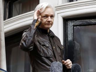 Chorý Assange sa nezúčastnil na vydávacom pojednávaní