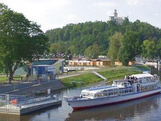 Vltava mezi Novou Pecí a Českými Budějovicemi je rájem vodních sportů a říční turistiky