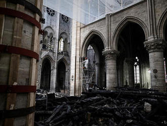 V parížskej Notre-Dame sa uskutoční prvá omša od ničivého požiaru