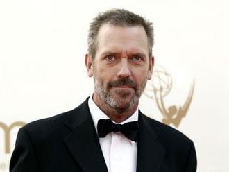 Britský herec Hugh Laurie alias nevrlý Dr. House má 60 rokov