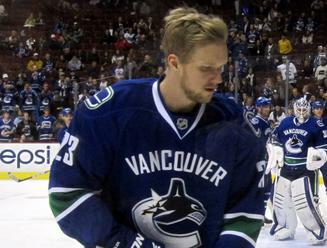 NHL: Edler sa dohodol s Vancouverom na novom kontrakte na dva roky