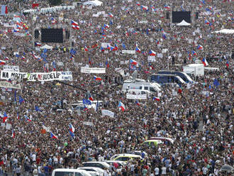 Okolo 250.000 ľudí sa zhromaždilo na protivládnom proteste v Prahe