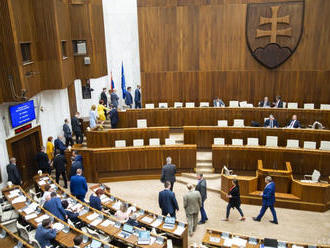 Poslanci ukončili deň diskusiou o novele zákona o štátnom jazyku