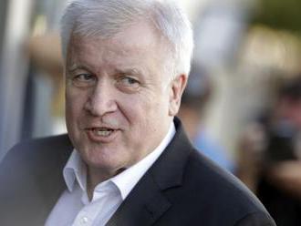 Po vražde politika Lübckeho varuje Seehofer pred extrémizmom