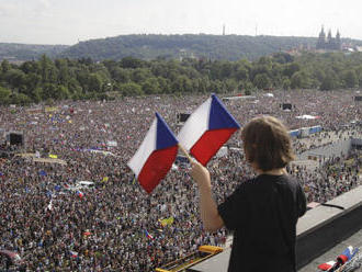 Proti Babišovi protestovalo vyše štvrť milióna ľudí