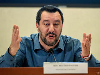 Salvini hrozí stavbou protimigračnej bariéry na slovinských hraniciach