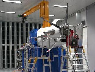 ČVUT otevřelo na hradeckém letišti zkušebnu turbovrtulových motorů, reálně simuluje pohyb vzduchu na