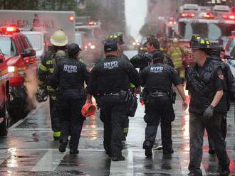 Na streche budovy na newyorskom Manhattane núdzovo pristál vrtuľník