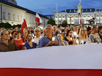 Zníženie veku odchodu do dôchodku poľských sudcov porušuje zákony EÚ