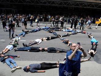 Na proteste proti klimatickým zmenám v New Yorku zatkli desiatky ľudí