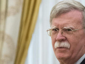 Bolton: Irán si nesmie mýliť opatrnosť USA so slabosťou