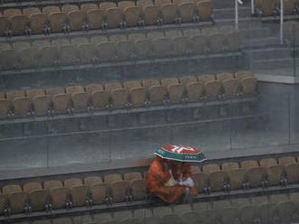 Silný dážď zrušil stredajší program na Roland Garros, všetky zápasy presunuli