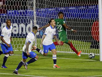 Video: Brazíliu po prvom polčase fanúšikovia vypískali, ale na úvod Copa América zdolala Bolíviu