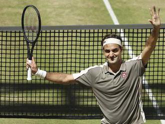 Video: Fenomenálny Federer prekonal sám seba, v Halle získal už desať titulov