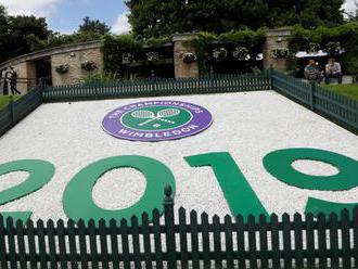 Tenisti na Wimbledone zabojujú o rekordné prémie, Federer útočí na sté víťazstvo v Londýne