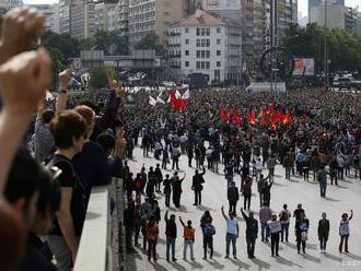 Univerzitní študenti v Ankare protestovali proti výrubu stromov