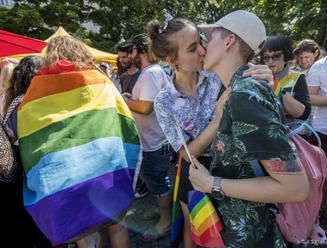 FOTO: LGBTI priaznivci politikom: Nezneužívajte nás na svoju kampaň