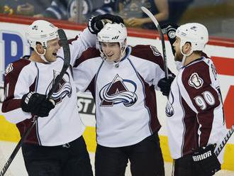 NHL: McGinn sa vyhol arbitráži, s Carolinou podpísal zmluvu