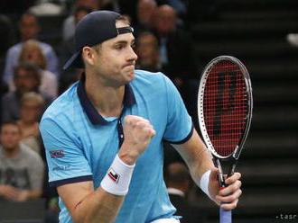 Tenisti Bublik a Isner postúpili do finále turnaja ATP v Newporte