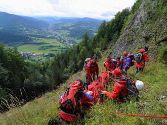 Horskí záchranári pomáhali v Tatrách dvom turistom a rodine s deťmi