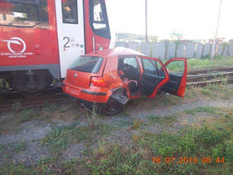 V uplynulom týždni sa s vlakom zrazilo auto a kamión