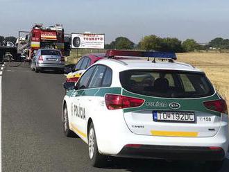 NEZODPOVEDNÉ: Motorkár sa na D1 zrazil s osobným autom, bol opitý