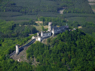 Oživlý hrad Bezděz