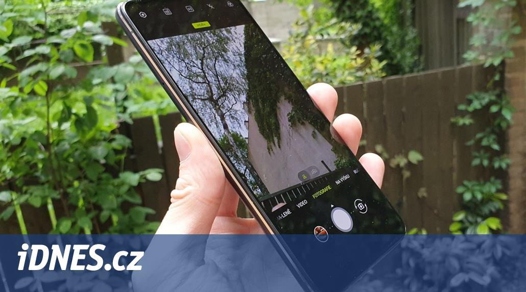 Otočný foťák, parádní výkon a lákavá cena. Test Asus Zenfone 6