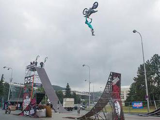 Jedinečný kousek. Podmol předvedl první venkovní dvojité salto